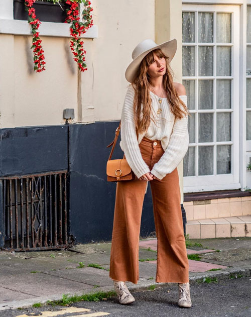 fashion blogger sara louise in stile vintage anni 60 e 70